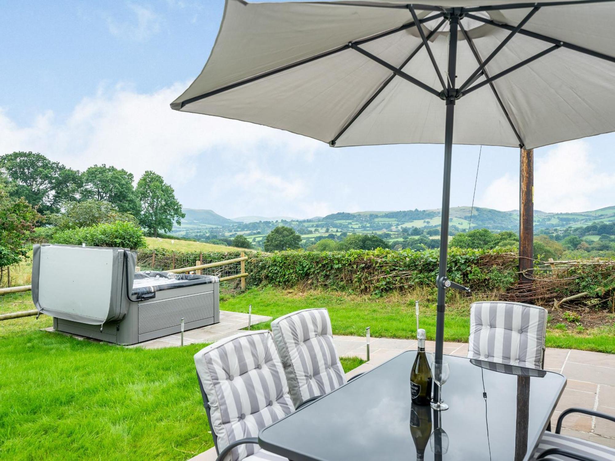 Meadowcroft Villa Bettws Disserth Dış mekan fotoğraf