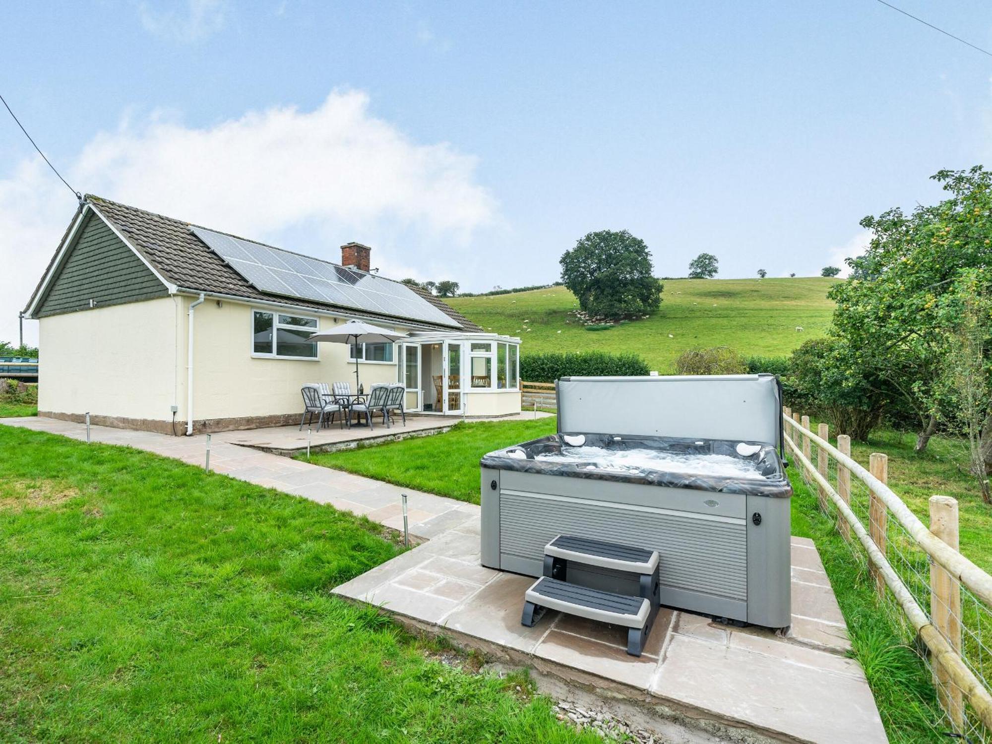 Meadowcroft Villa Bettws Disserth Dış mekan fotoğraf